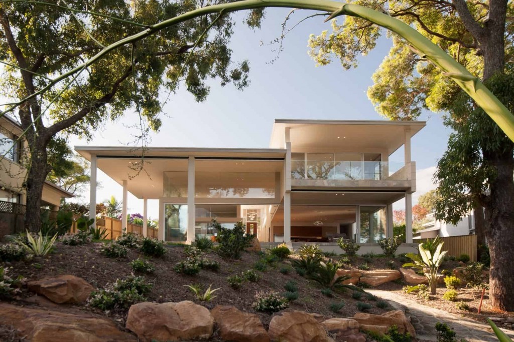 Acreage blocks of land inspire generous, free-ranging expression in house design